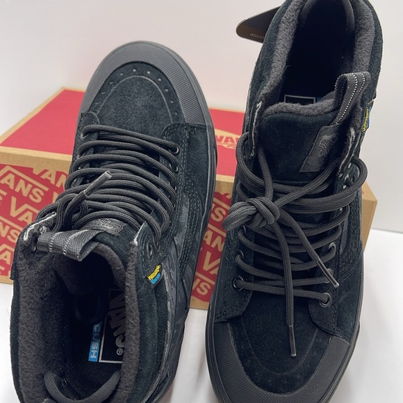 Vans WMNS Sk8-Hi Mte-2 Camo Mono Black
VN0A5HZZJKY
Boots Winter Sneakers - Picture 12 of 16